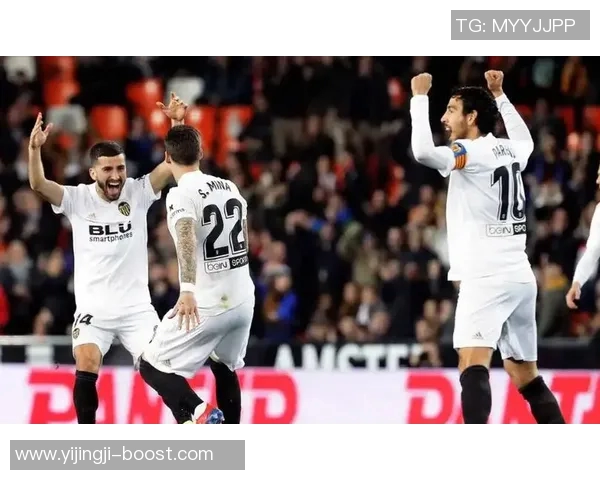 中超精彩对决巴萨逆转皇马神扑瞬间引发全场热议与转会传闻