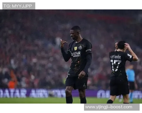 德甲激战巴黎圣日耳曼大胜曼城引发争议判罚全场沸腾